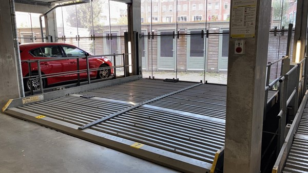 Te koop: TE KOOP: OVERDEKTE PARKEERPLAATS AAN DE ZINKERSTRAAT OP HET EILAND VAN FEIJENOORD Garageplaats nr. 7 zijkant.jpeg